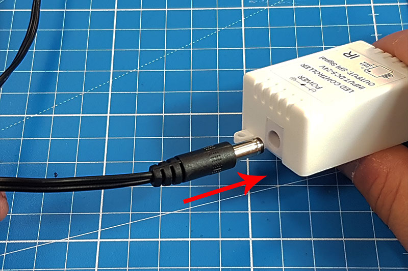 Raccordement de l'alimentation 5V au contrôleur LED Digital